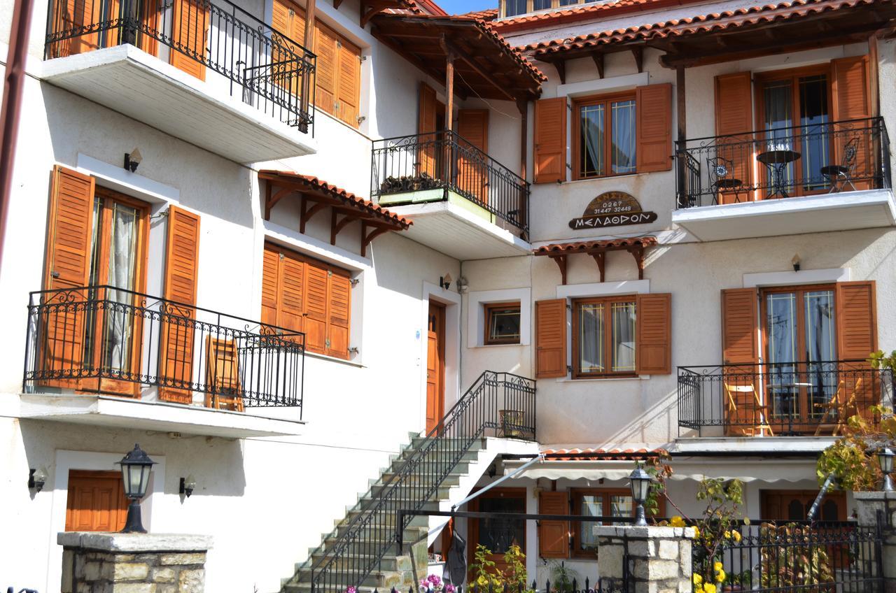 Hotel Xenonas "Melathron" Arachova Exterior foto